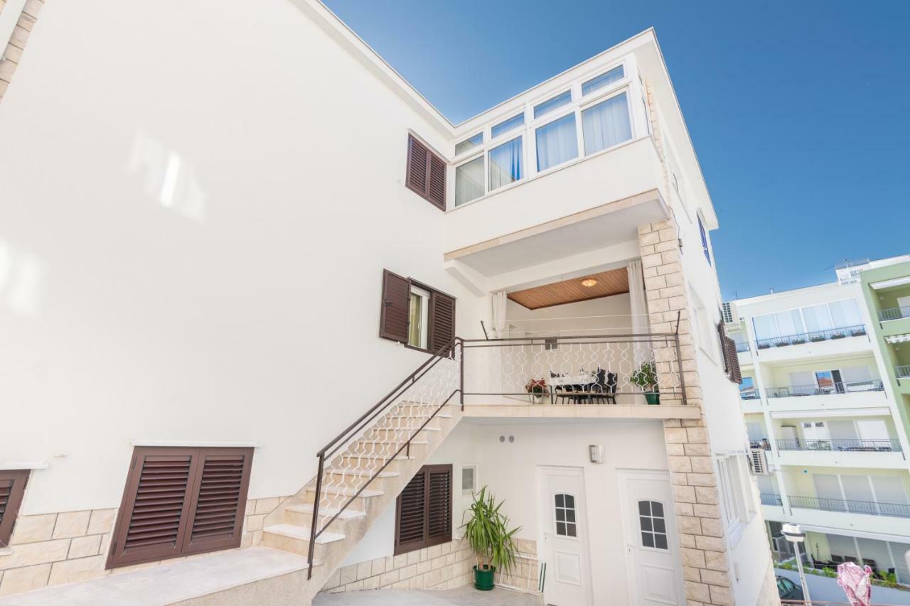 Apartment Holiday Makarska Ngoại thất bức ảnh