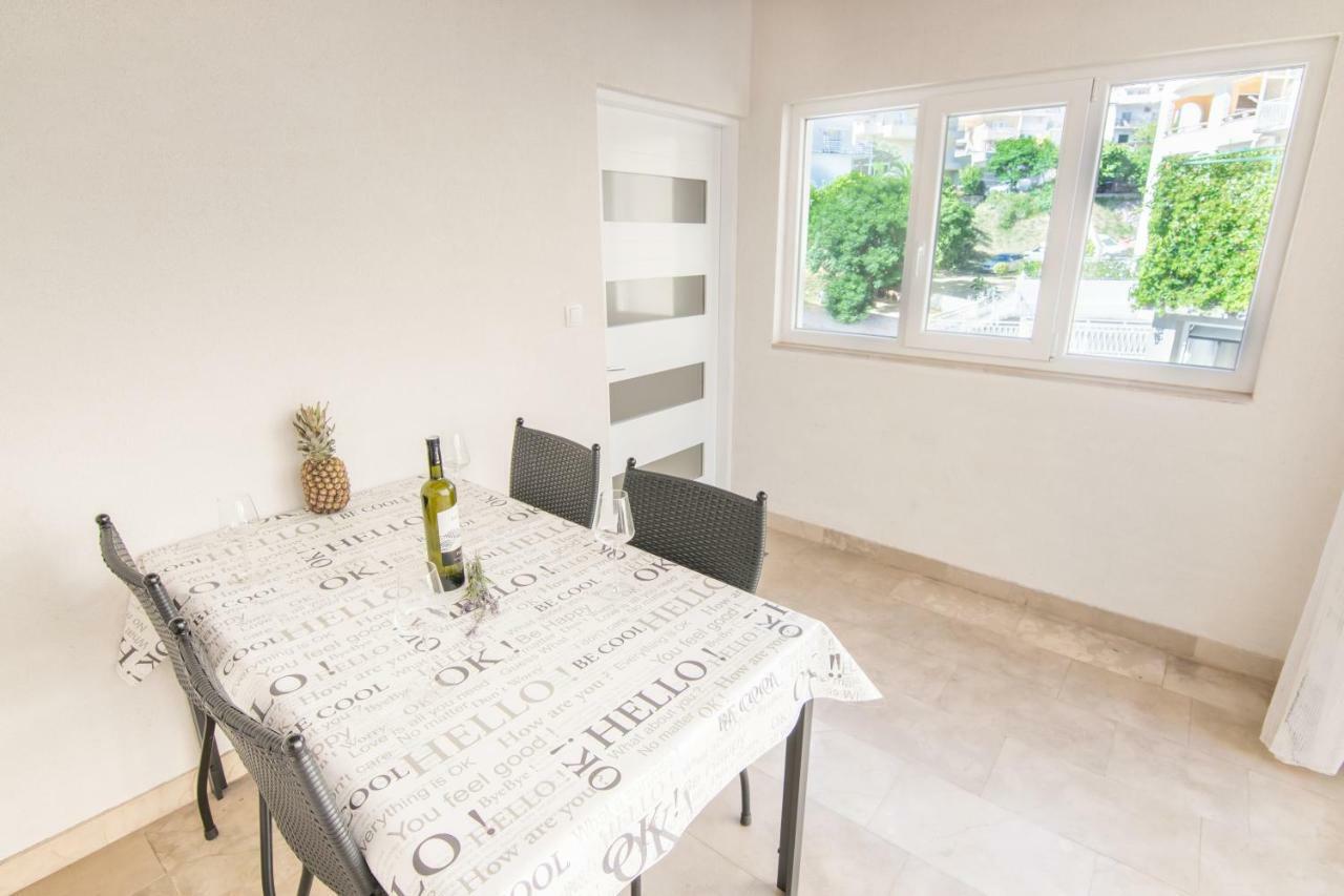 Apartment Holiday Makarska Ngoại thất bức ảnh