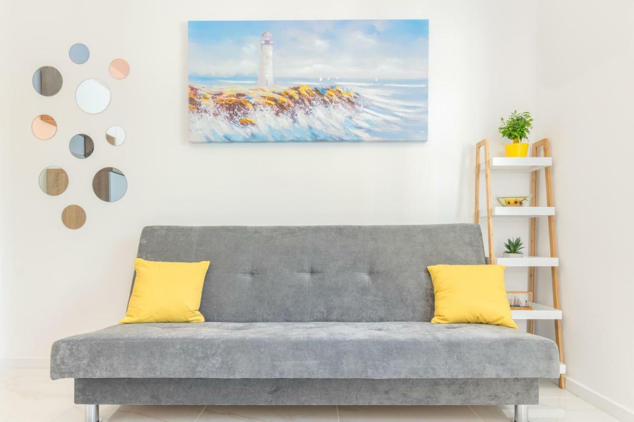Apartment Holiday Makarska Ngoại thất bức ảnh