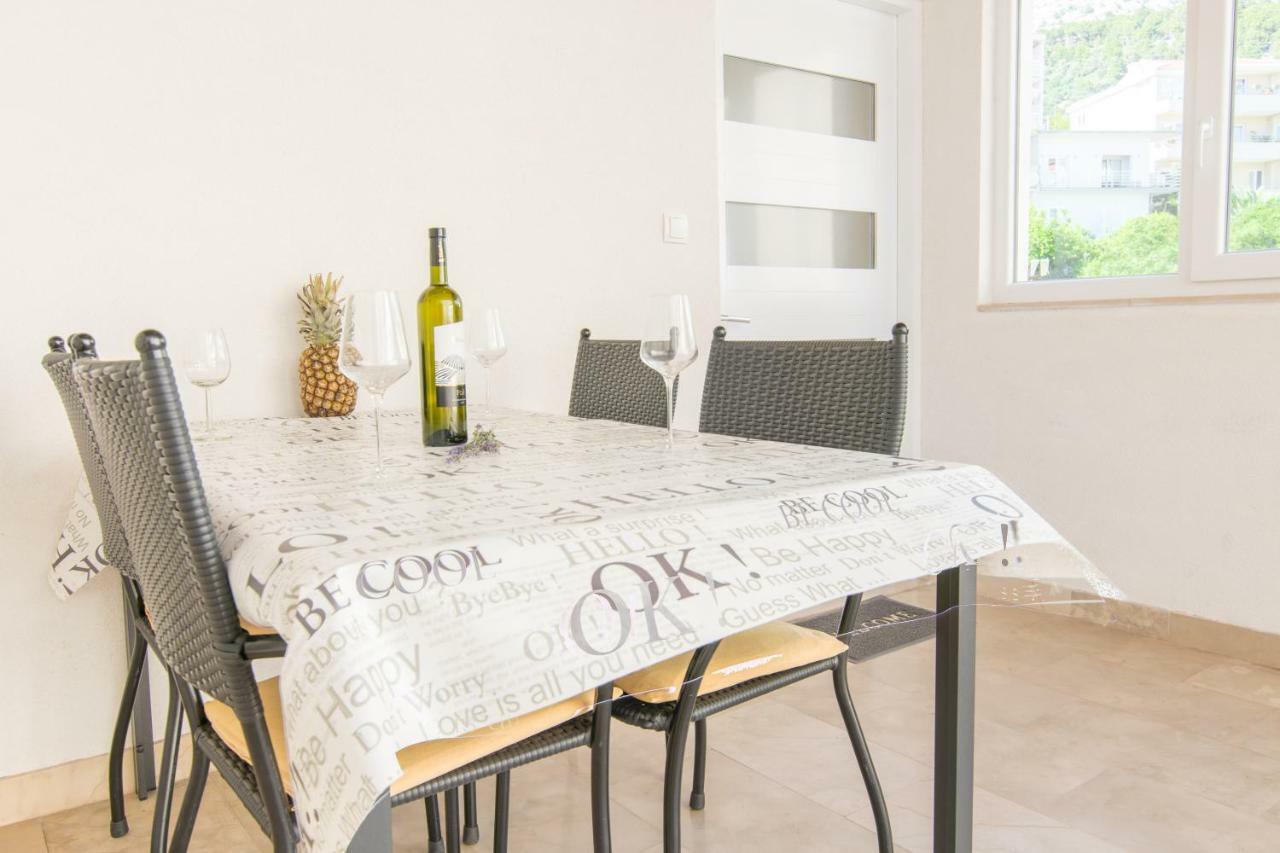 Apartment Holiday Makarska Ngoại thất bức ảnh